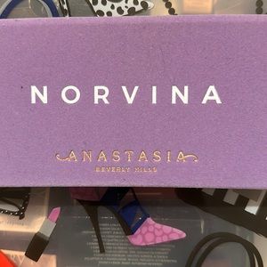 Norvina Anastasia eyeshadow palette